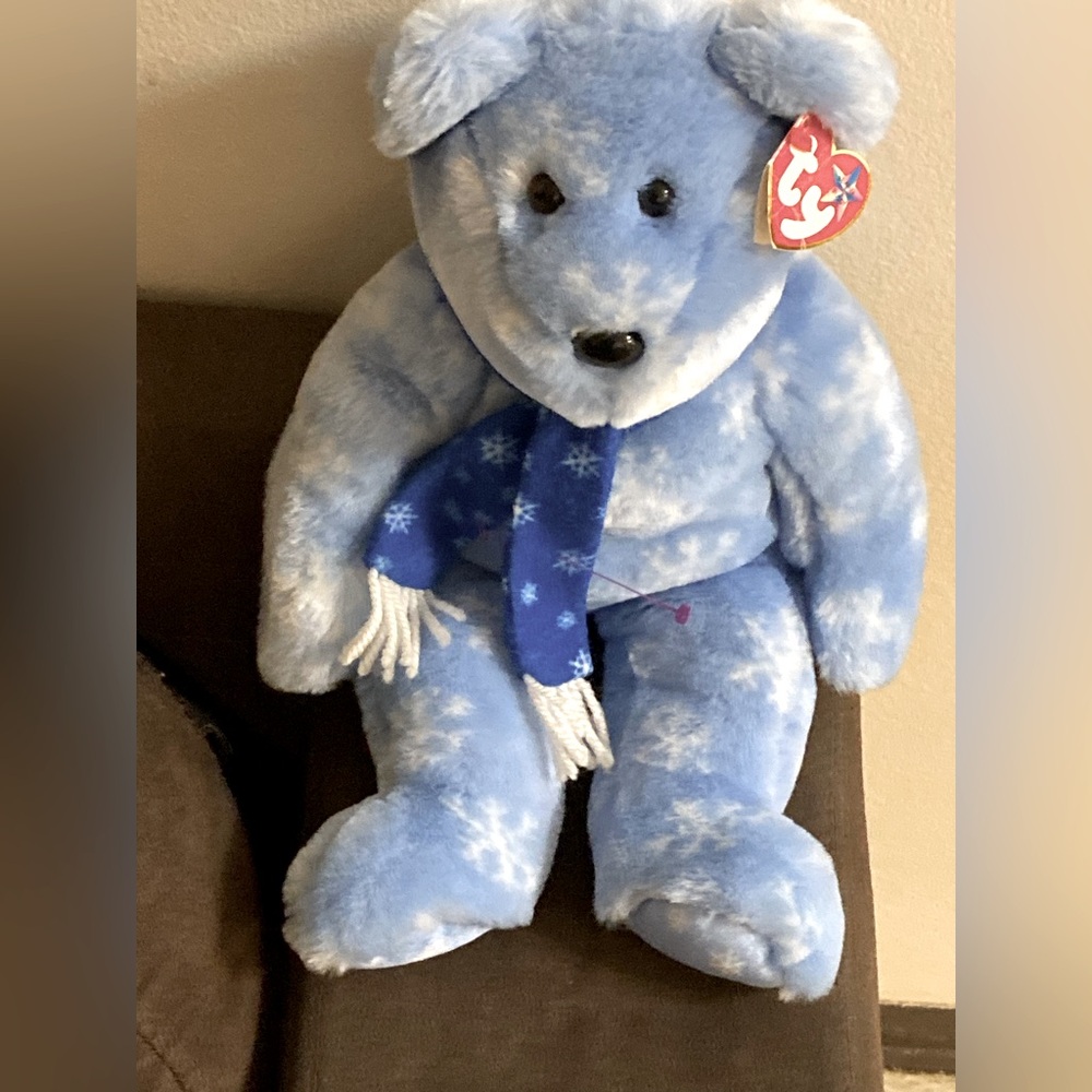 RARE Ty Beanie Baby 1999 Holiday Teddy with Snowflakes!